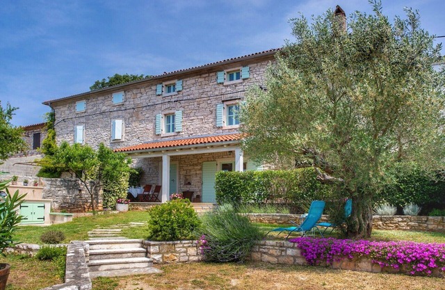 Istrian stone house for 3 near Rovinj