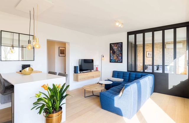 Italian Design Penthouse - City View ID21