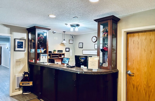 Iveys Motor Lodge Houlton
