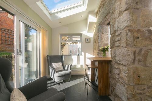Ivy Mount-Cottage-Dog Friendly-Woodburners