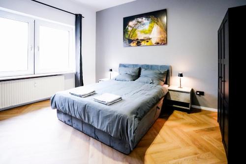 J&JBermudaStay a Luxurious Double-Bedroom with a Private Bathroom and Shared Kitchen in Bochum Center-Bermuda3Eck