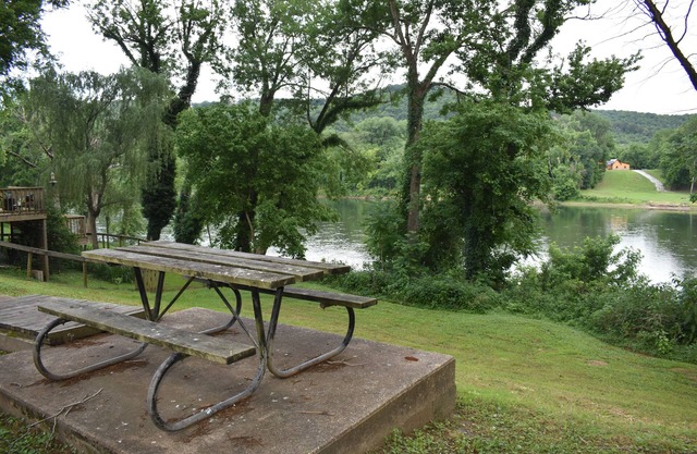 Jack's White River Fishing Resort