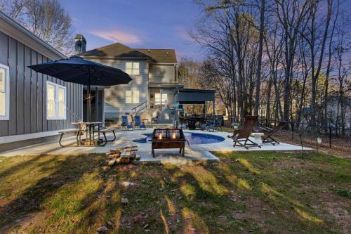Jefferson Poolside Escape with pool