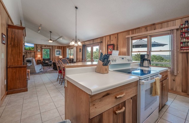 Jim`s Hideaway in Little River | 2 Bed, 2 Bath