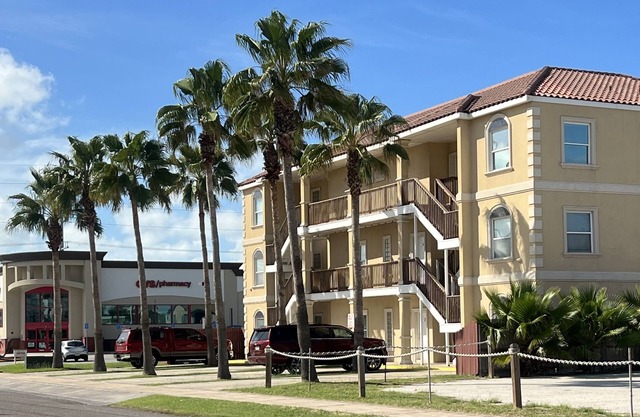 JJ's Beach Condo- First Floor n