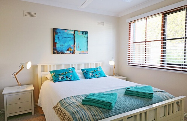 Jodi's Beach Retreat - Pet Friendly (2 bedroom apartment) 5+ nights