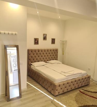 Jolie House