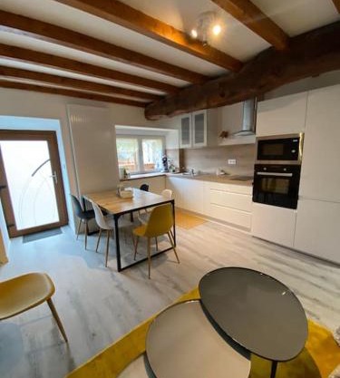 Jolie maison de campagne à la ville chez TINAT