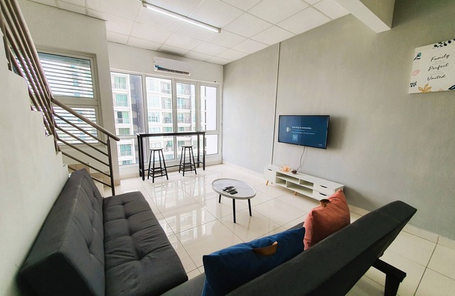 Jom La @ 2 Rooms De Centrum (Netflix) Bangi, Kajang