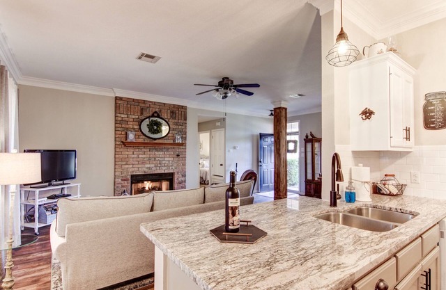 JoyHouse-Waco convenient to Baylor, Silos and great restaurants!