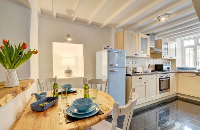 July Cottage - Two Bedroom House, Sleeps 4