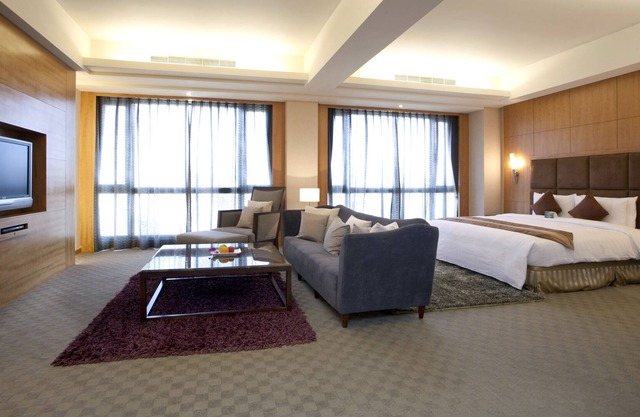 Justwin Grand Hotel