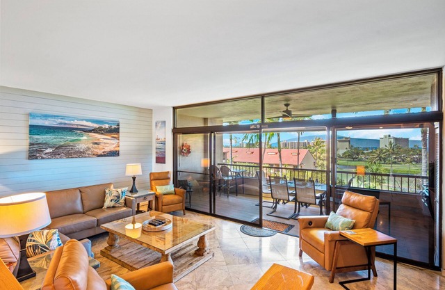 Kaanapali Ocean View Condo Top Floor Newly Renovated across from Whalers Village