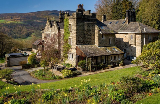 KAIL HOUSE, family friendly, with open fire in Grassington