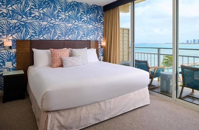 Kaimana Beach Hotel | Ocean View King | Wake Up to Ocean Views