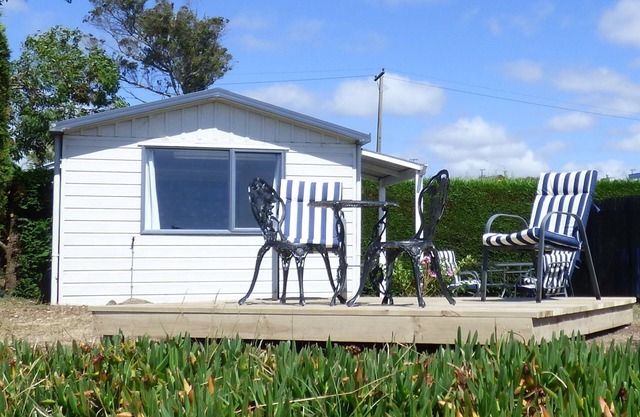Karitane absolute-seaside self-contained family holiday studio, 2 adults, 2 kids