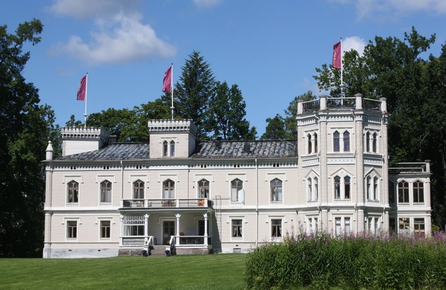 Kartanohotelli Karhulan Hovi