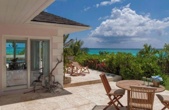 Karukera Beach Cottage - Pink Sands Beach