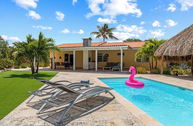Kas di Rosa, 8p luxury villa, private pool, tropical garden