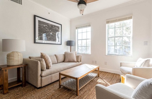 Kasa | Sunny 1BD + Pet Friendly | Wellington