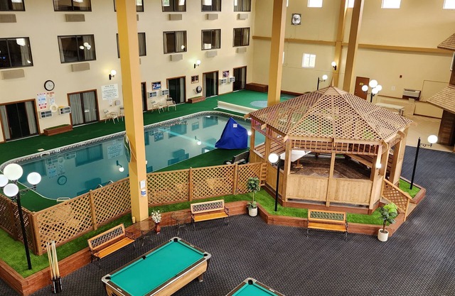 Katahdin Inn & Suites