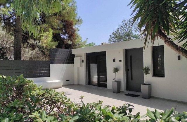 Kavouri Seaside Luxury Bungalow