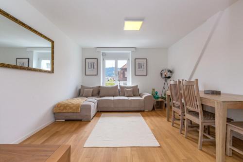 KAYA Zurich Apartment 5A - Downtown 2-BR Deluxe Loft Apt
