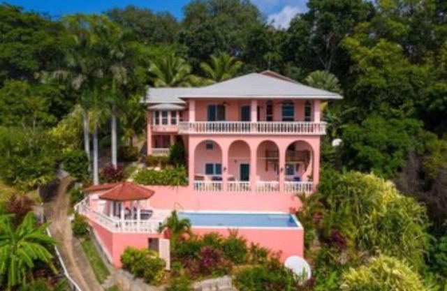 Kayak, Snorkel, Dive Waterfront 2BR 2BA A/CnBeautiful Quiet Caribe bight w/pool