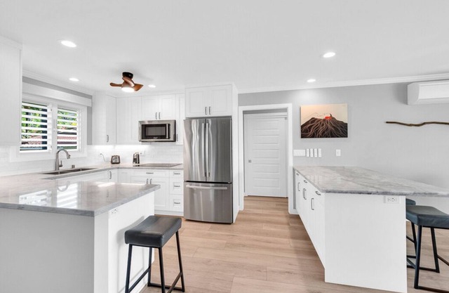 Keauhou Palena#1403 Top floor, Exquisite Stunning Remodel on Golf Course!