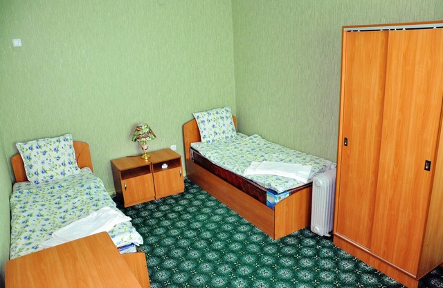 Keep it simple at this peaceful and centrally-located apartmetn.