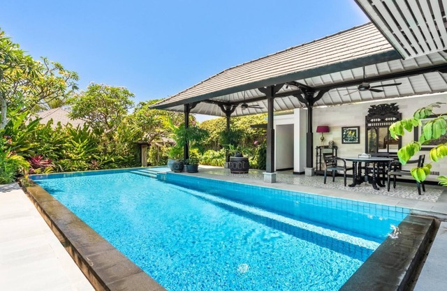 Kejora 12 Beachfront 3 br Luxe Villa