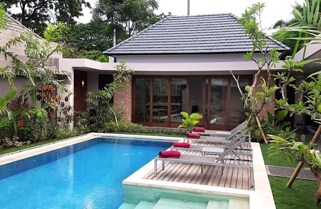 Kejora 5 – 4BR Luxury Beachfront Pool Villa Wheelchair-Friendly