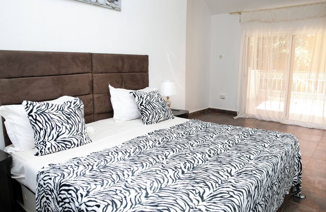Kerr Ayo's Three Bedroom Apartment, 5 Minutes from Senegambia Beaches.