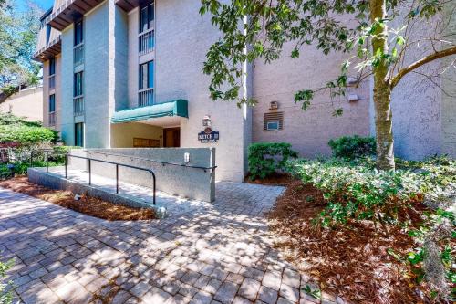 Ketch Court
