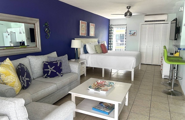 Key Colony Beach Condo Ocean Front Complex, Private Beach, Heated Pool