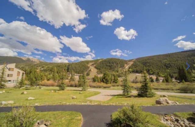 Keystone Ski area, Epic mountains views, Ground floor condo, short walk to lift