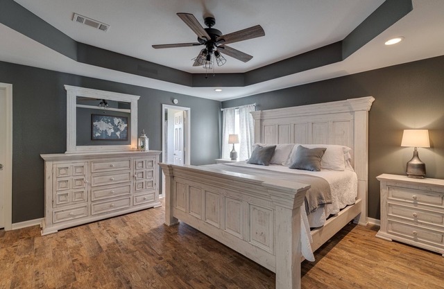 KING SIZE BED! Private Country Home - 3 Bed 2.5 Bath