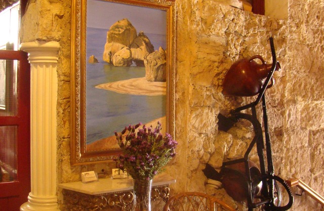Kiniras Traditional Hotel & Restaurant
