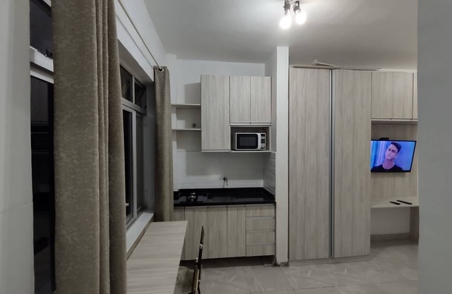 Kitchenette Aconchegante no Centro de Curitiba. Ótimo Custo-benefício!
