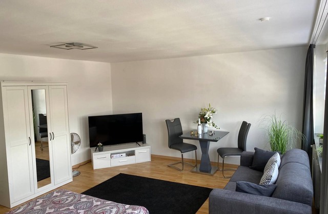 KL33: Newly renovated Studio Apartment