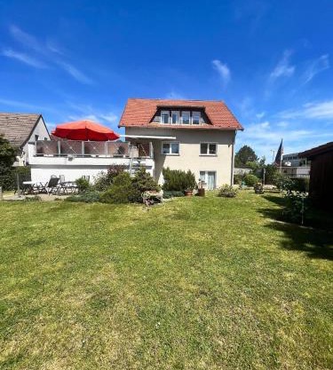 Komfortables Ferienhaus in Warnstedt mit Grill, Garten und Terrasse