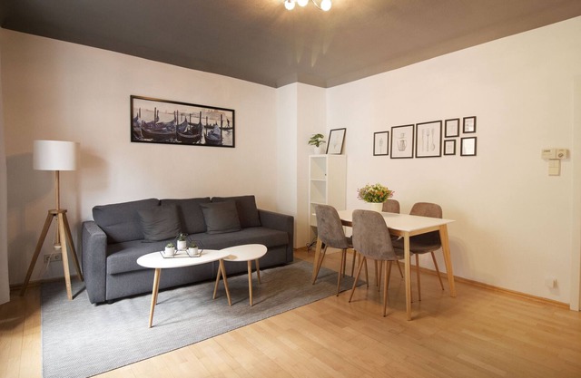 [Königstraße] - Bright apartment in the heart of Stuttgart Ost