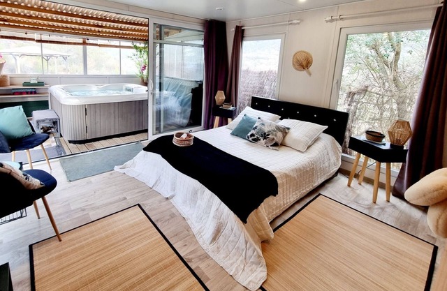 L'Escale - private Jacuzzi loft and hammam