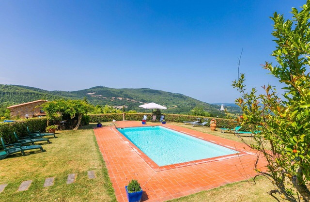 Lovely apartment for 12 guests with pool, A/C, WIFI, TV, patio and pets allowed
