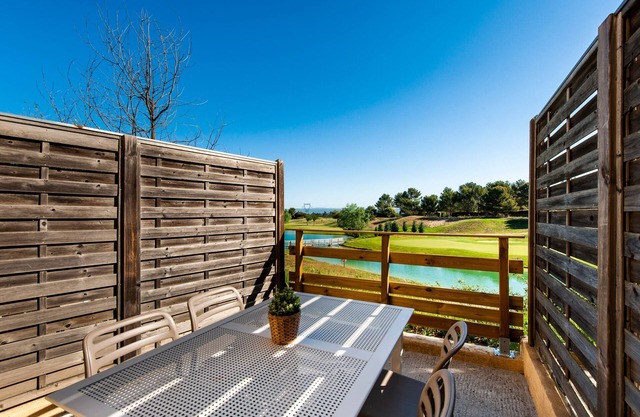 La Cabre d'Or - Duplex climatisé avec piscine partagée