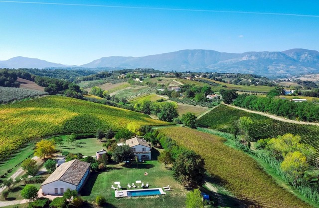 La Casa nei Vigneti 10, Emma Villas