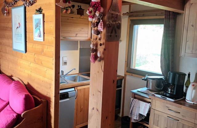 LA FECLAZ CHALET ADJOINING CROSS-COUNTRY SKI TRAIL