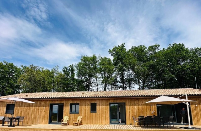 La Maison dans la prairie fleurie: Poppy cottage