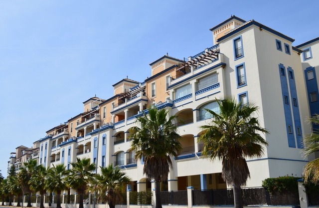 LA MARINA 1 28 - Two Bedroom Apartment, Sleeps 5