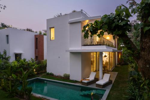 La Masseria, 3 BHK Premium villas with Private Pool close to Morjim Beach, Garden, Terrace, Security, Kitchen & Wifi in a Peaceful location